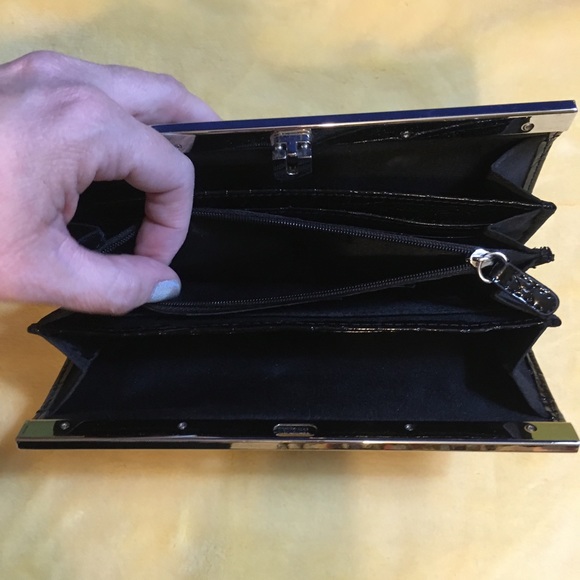 ✨HOST PICK✨ Black clutch purse - Picture 6 of 9